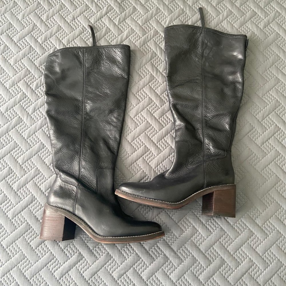 Franco Sarto Woman's Black Zip Up Leather Boots Si